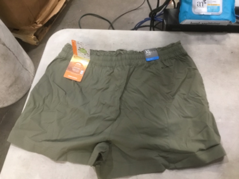 Photo 3 of Columbia Women's Uptown Crest Short XL