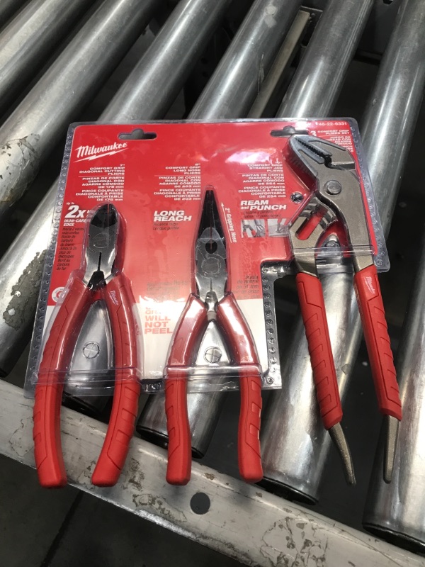 Photo 2 of ***NEW***
Milwaukee 48-22-6331 Pliers Kit (3-Piece)
