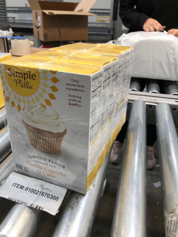 Photo 2 of ***BEST BY 1/18/2022 *** Simple Mills Almond Flour Baking Mix, Gluten Free Vanilla Cake Mix, Muffin pan ready, Good for Baking, Nutrient Dense, 11.5oz, 6 PACK