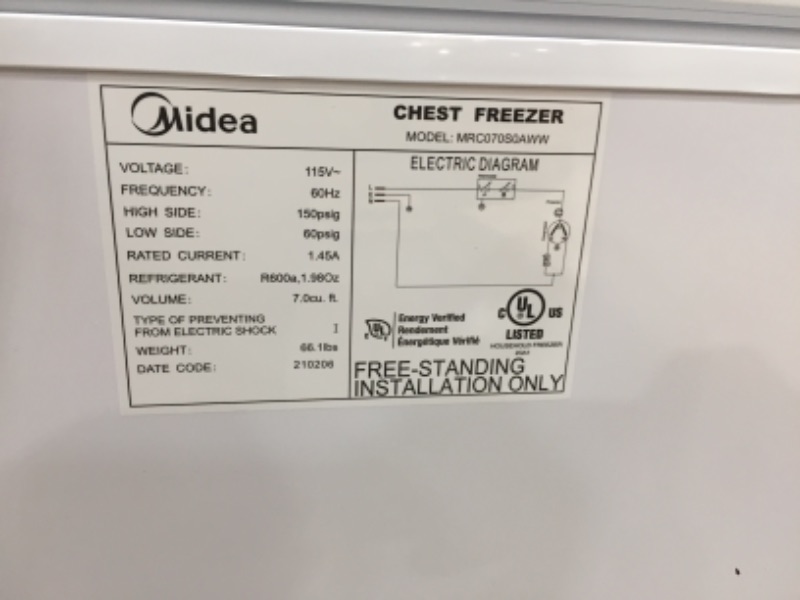 Photo 2 of **MINOR DENTS**
Midea MRC070S0AWW Chest Freezer, 7.0 Cubic Feet, White
