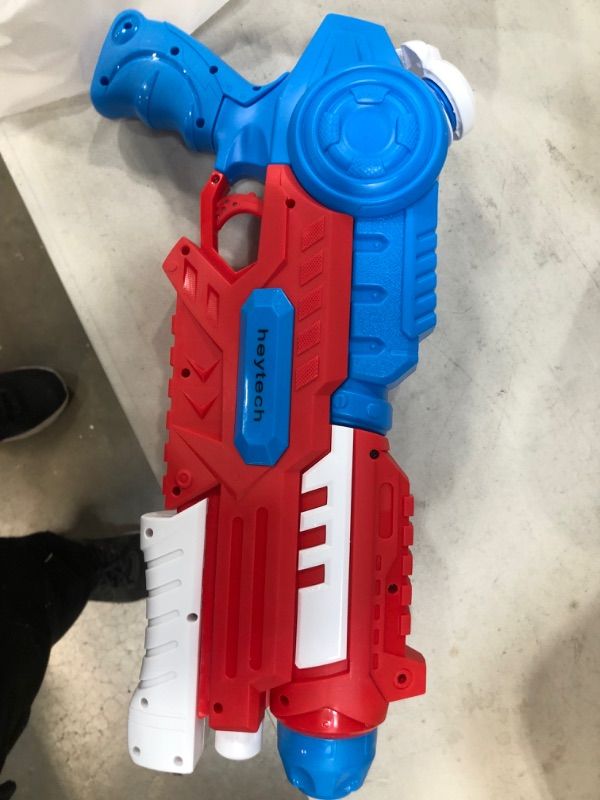 Photo 1 of 2 pack of heytech 2 Pack Super Water Gun Water Blasters 1200CC High Capacity Water Soaker Blaster Squirt Toys Swimming Pool Beach Sand Water Fighting Toy Blue and red 
 - Total of 4 guns
