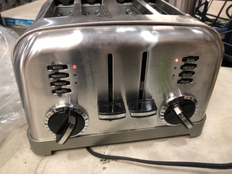 Photo 3 of (MULTIPLE DENTS)
cuisnart cpt-180 4 slice classic toaster