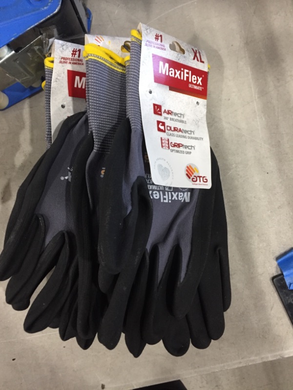 Photo 2 of 4 Safety Works 34-874TXL Maxiflex Ultimate Nitrile Glove - Extra Large
