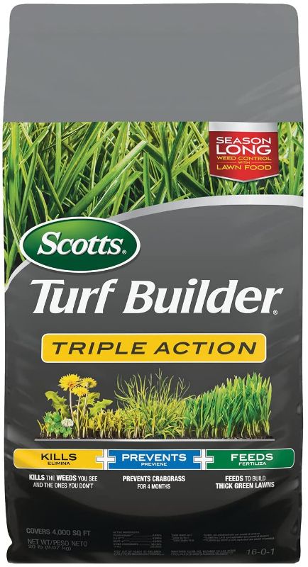 Photo 1 of Scotts Turf Builder Triple Action - Weed Killer & Preventer, Lawn Fertilizer, Prevents Crabgrass, Kills Dandelion, Clover, Chickweed & More, Covers up to 4,000 sq. ft., 20 lb // Has minor hole (See Photos) 
