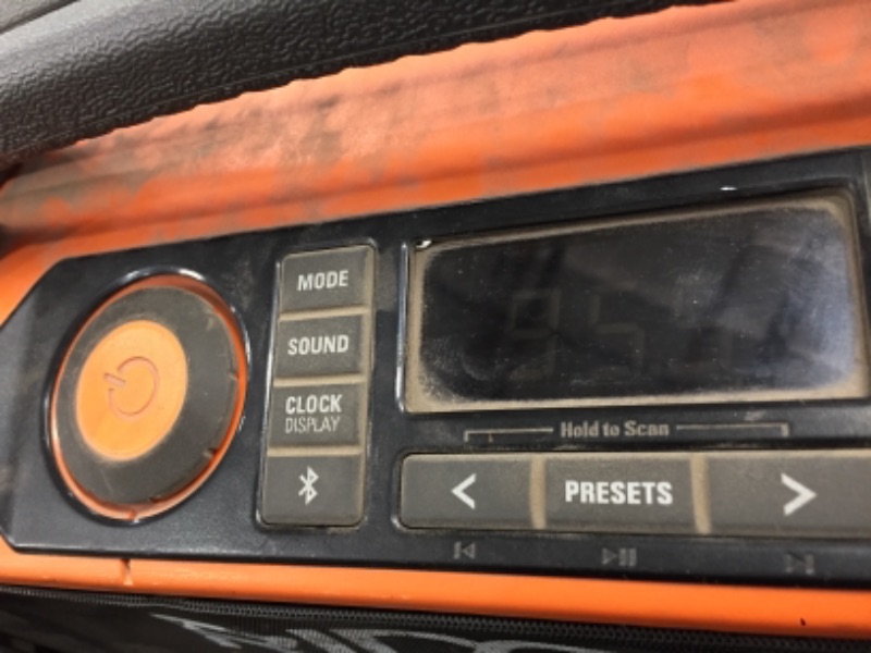 Photo 5 of 18V Hybrid Jobsite Radio with Bluetooth Wireless Technology 