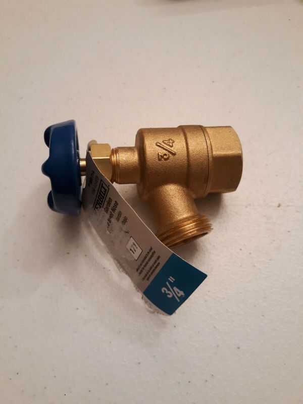 Photo 1 of 032888182318 Everbilt Brass Garden Valve Bent Nose #883 714 (D1)
