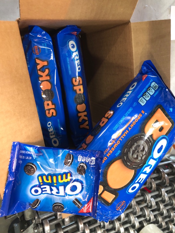 Photo 3 of **EXPIRED 01/14/2022** - **EXPIRES 03/30/2022** OREO Orange Creme Halloween Chocolate Sandwich Cookies, 3 - 1.25 lb Packs + Bonus OREO Mini Chocolate Sandwich Cookies Snack Pack, Halloween Cookies
