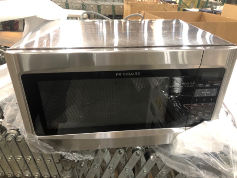 Photo 2 of ***PARTS ONLY***Frigidaire 2.2 Cu. Ft. 1200 Watt Countertop Microwave Oven - Stainless Steel FFCE2278LS