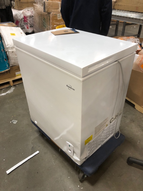 Photo 2 of ***PARTS ONLY*** Arctic King 5 Cu Ft Chest Freezer,white