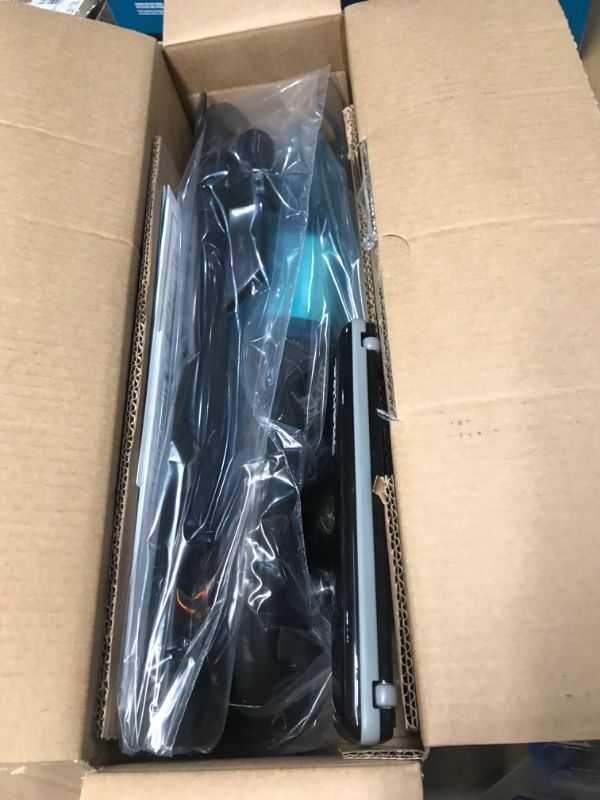 Photo 1 of Makita XLC02ZB 18V LXT Lithium-Ion Cordless Vacuum (Tool Only)
