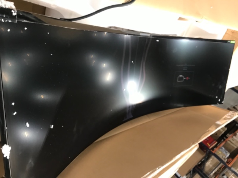 Photo 1 of DAMAGED SCREEN**
SAMSUNG 49-inch Odyssey G9 Gaming Monitor | QHD, 240hz, 1000R Curved, QLED, NVIDIA G-SYNC & FreeSync | LC49G95TSSNXZA Model
