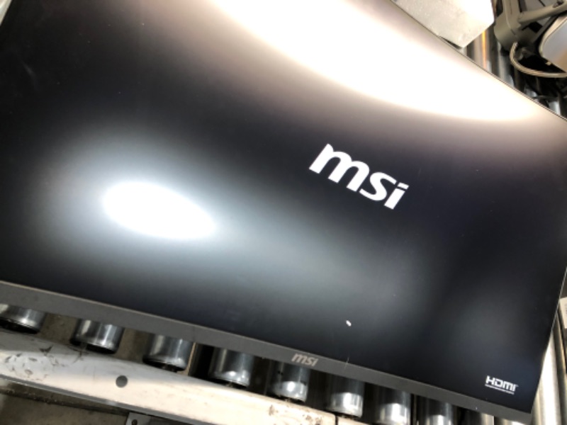 Photo 2 of MSI Optix AG321CQR 16:9 Aspect Ratio Anti-Glare Super Narrow Bezel 1ms 2560 x 1440 (QHD) 165Hz Refresh Rate Tilt Adjustment Free Sync 32" Curved Gaming Monitor
