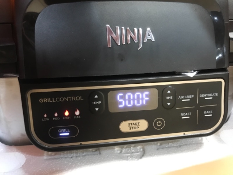 Photo 4 of NINJA Foodi 5-in-1 Indoor Grill with 4 Qt. Air Fryer, Roast, Bake, Dehydrate and Cyclonic Grilling (AG301)