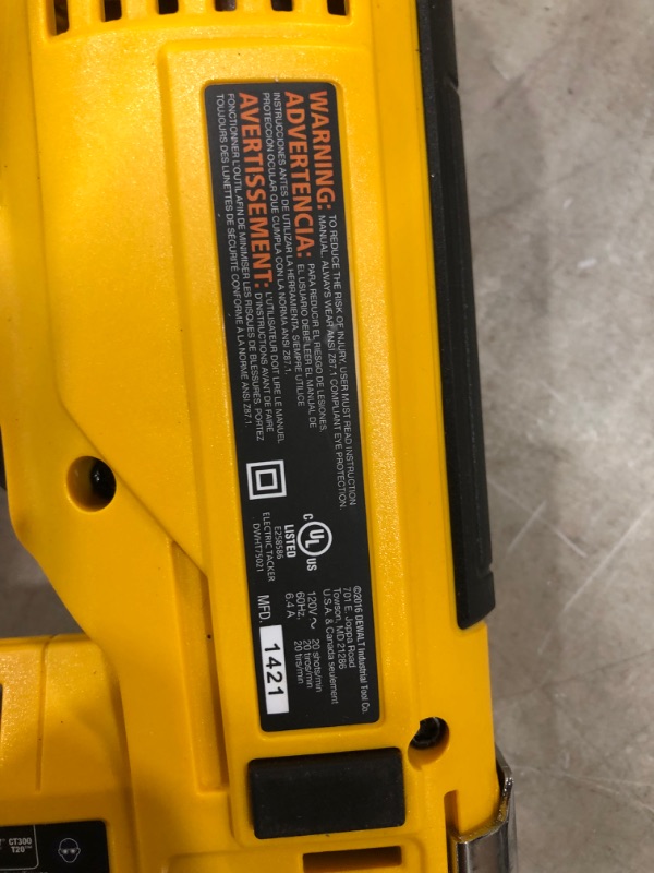 Photo 3 of DAMAGED PACKAGING **
DeWalt 5-in-1 Multi-Tacker and Brad Nailer