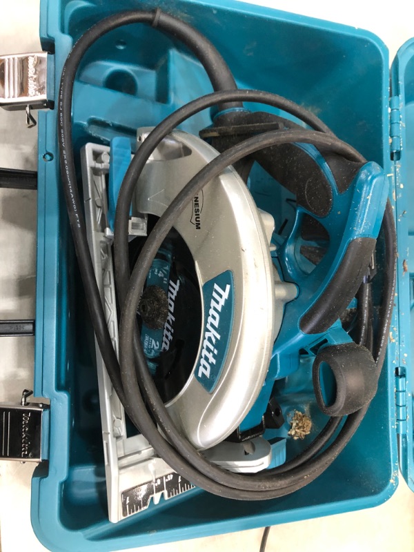 Photo 3 of Makita 5007MG - 7-1/4" 120V 15.0A Corded Circular Saw
