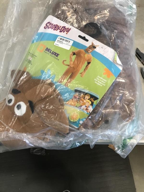 Photo 2 of Adult Deluxe Scooby Doo Costume
