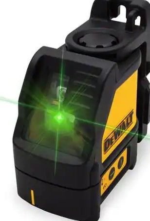 Photo 1 of **LASER WORKS BUT INSIDE OF LASER IS LOOSE**
165 ft. Green Self-Leveling Cross Line Laser Level with (3) AAA Batteries & Case
