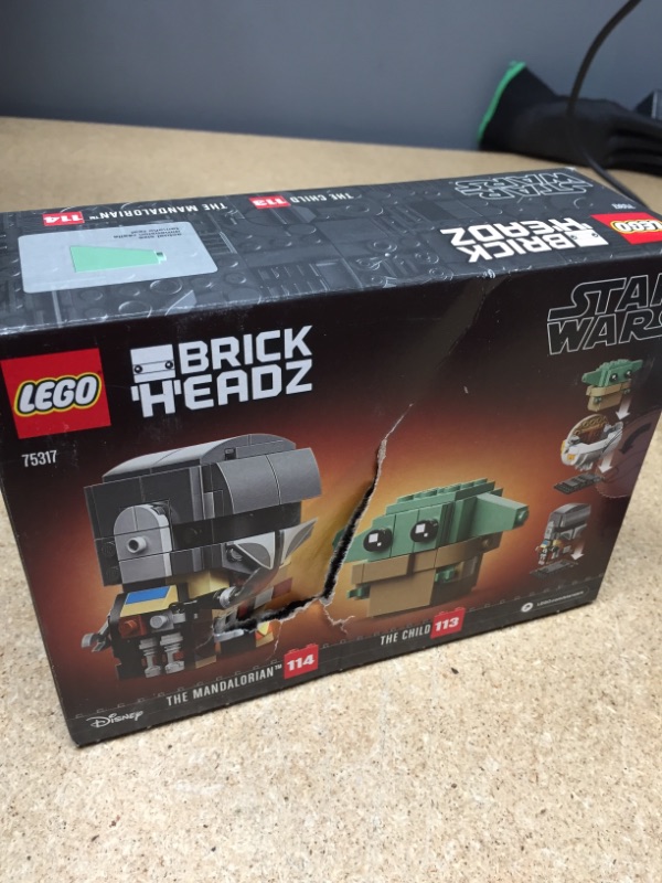 Photo 2 of LEGO 75317 Star Wars the Mandalorian & the Child BrickHeadz...
