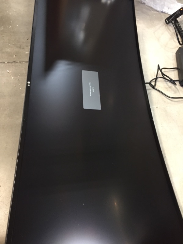 Photo 3 of LG 34WP85C-B 34" 21:9 UltraWide QHD IPS Curved Monitor with Built-in Speakers
