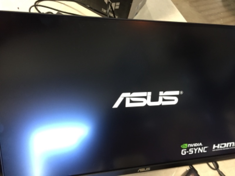 Photo 2 of ASUS TUF Gaming 28” 4K 144HZ DSC HDMI 2.1 Gaming Monitor (VG28UQL1A) - UHD (3840 x 2160), Fast IPS, 1ms, Extreme Low Motion Blur Sync, G-SYNC Compatible, FreeSync Premium, Eye Care, DCI-P3 90%
