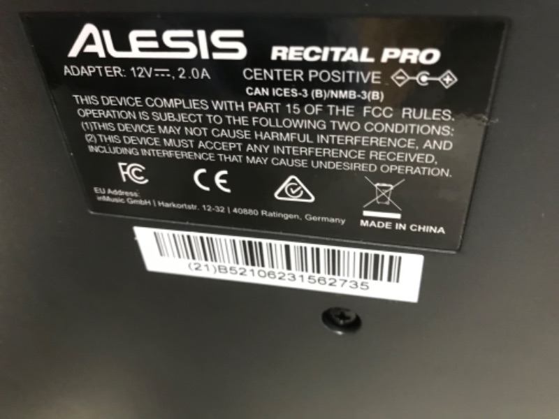 Photo 2 of Alesis Recital Pro 88-key Hammer-action Digital Piano
