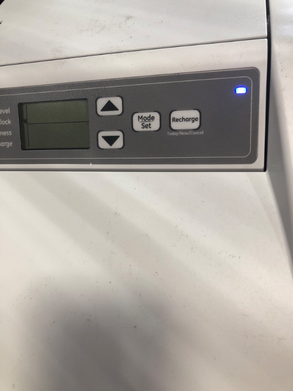 Photo 5 of **Damaged* Missing parts*  GE Water Softener System | 30,400 Grain | Reduce Hard Mineral Levels at Water Source | Reduce Salt Consumption | Improve Water Quality for Drinking, Laundry, Dishwashing & More | Gray
