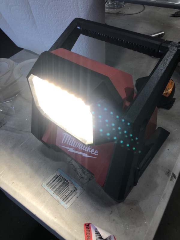 Photo 2 of Milwaukee
M18 GEN-2 18-Volt Lithium-Ion Cordless 4000 Lumens ROVER LED AC/DC Flood Light (Tool-Only