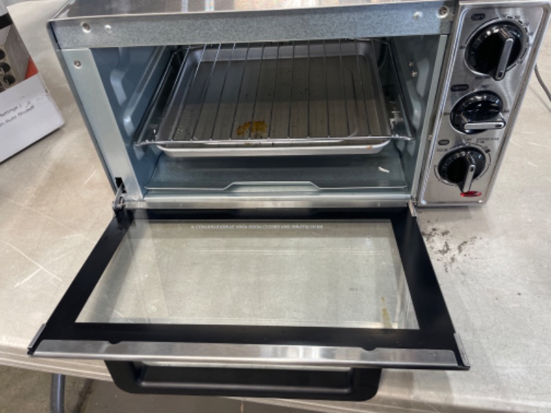 Photo 3 of Hamilton Beach Countertop Toaster Oven & Pizza Maker, Large 4-Slice Capactiy, Stainless Steel (31401)
