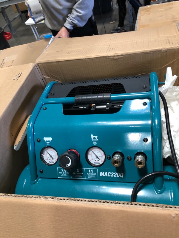 Photo 3 of ***OPEN BOX***
Makita MAC320Q Quiet Series 1-1/2 HP, 3 Gallon, Oil-Free, Electric Air Compressor
