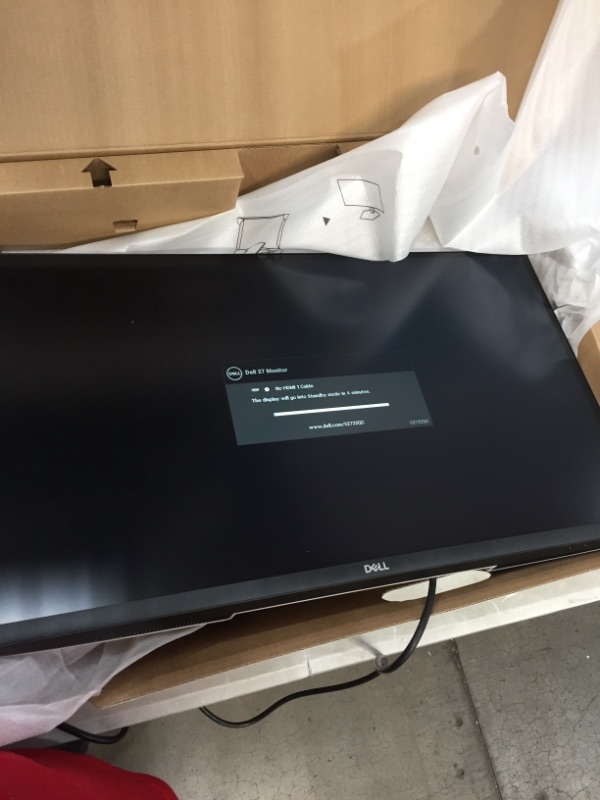 Photo 2 of Dell S2722QC 27-inch 4K UHD 3840 x 2160 60Hz Monitor, 8MS Grey-to-Grey Response Time (Normal Mode), Built-in Dual 3W Integrated Speakers, 1.07 Billion Colors, Platinum Silver 
