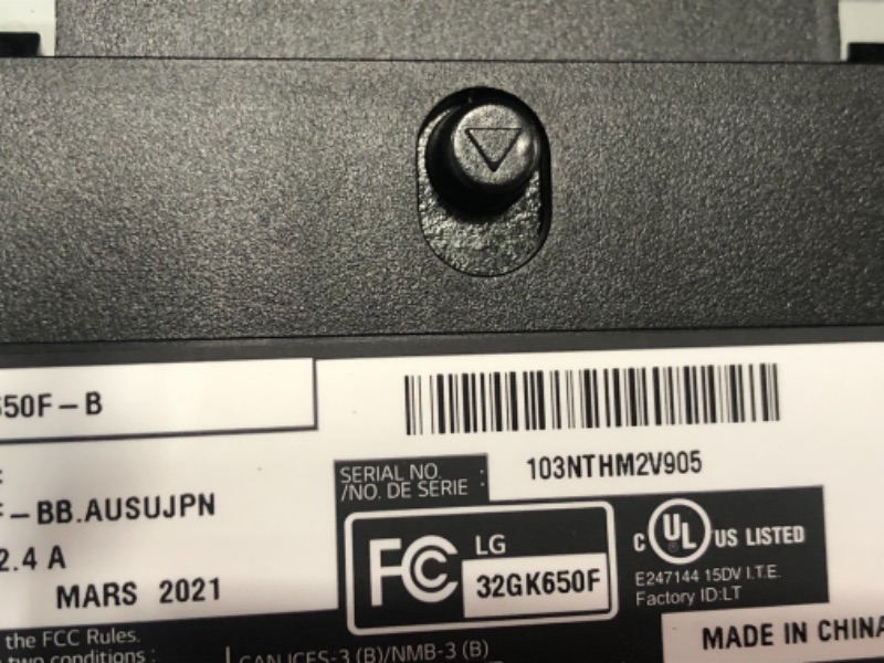 Photo 1 of LG 32" 2560x1440 HDMI DP 144hz 5ms 4K QHD Freesync Gaming Monitor - 32GK650-F