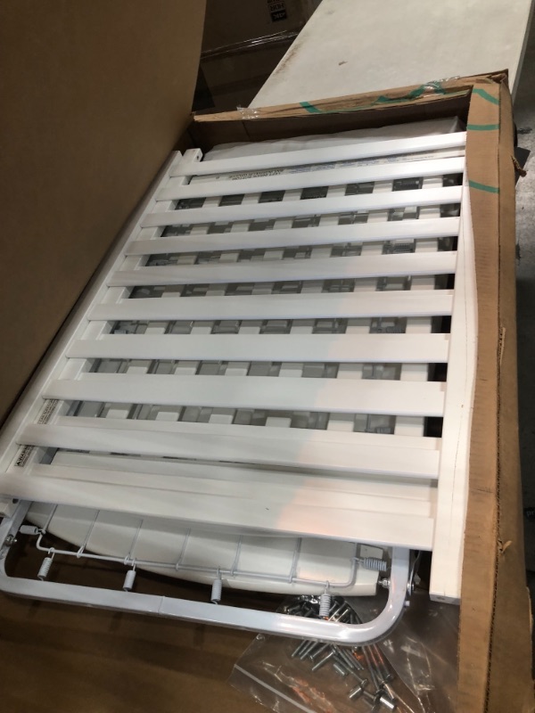 Photo 1 of **loose hardware **minor scratches **
Delta Children Emery Mini Convertible Baby Crib with 2.75-inch Mattress, Bianca White
