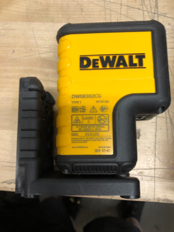 Photo 4 of "DeWALT DW08302CG 20V 100 Foot Cordless 3 Spot Green Laser Level W/ Bluetooth"
