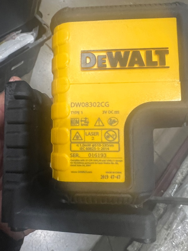 Photo 6 of "DeWALT DW08302CG 20V 100 Foot Cordless 3 Spot Green Laser Level W/ Bluetooth"
