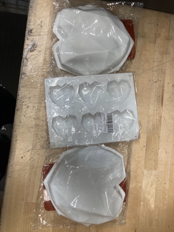 Photo 2 of **NON-REFUNDABLE** 
3 PACK SILICON MOLD, HEARTS