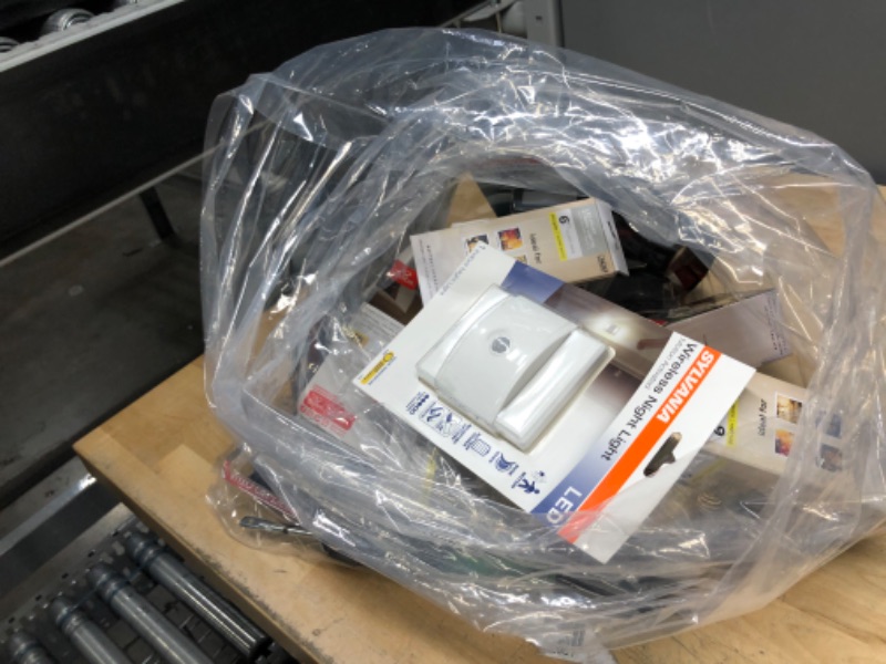 Photo 1 of  *NO REFUNDS - BUNDLE OF MISCELLANEOUS ITEMS 
