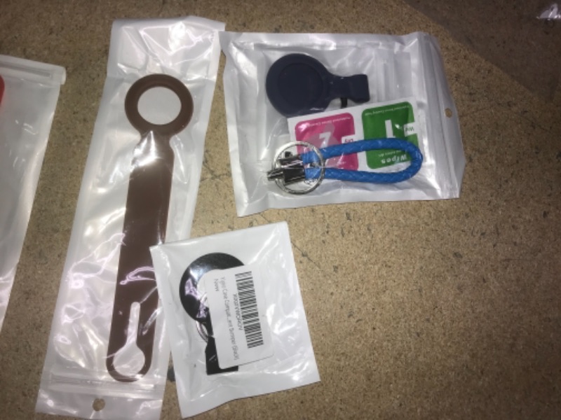 Photo 2 of **NON-REFUNDABLE**
Multiple Handygear Keyholder Compatible with Apple AirTags