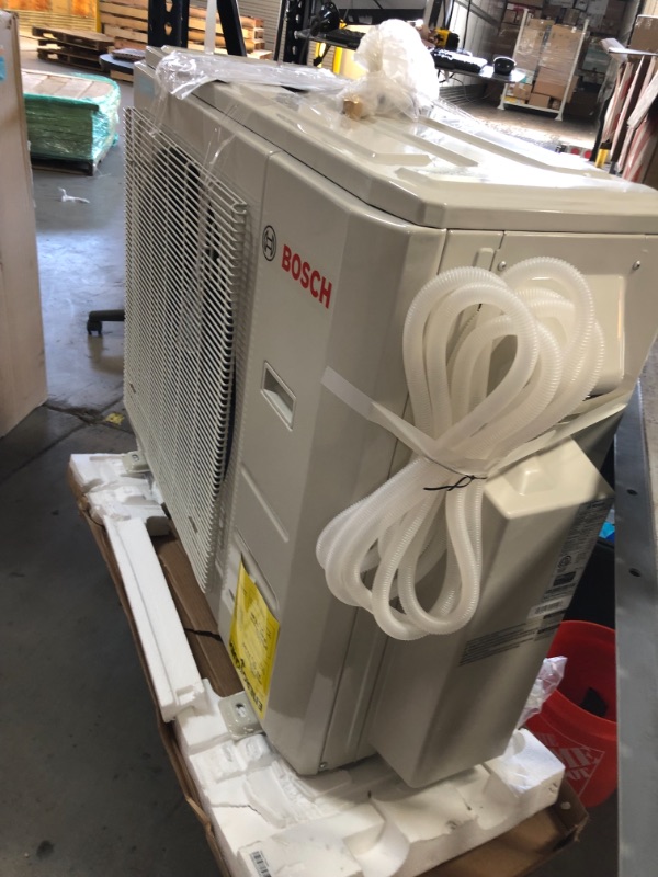 Photo 7 of Bosch Climate 5000 12000 BTU 230V Minisplit Air Conditioner Outdoor Condenser
