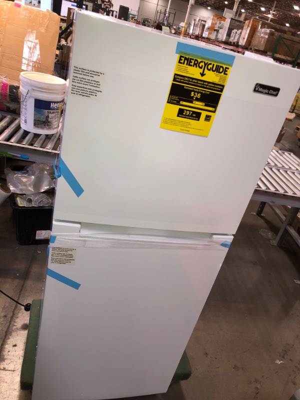 Photo 5 of Magic Chef 10.1 cu. ft. Top Freezer Refrigerator in White