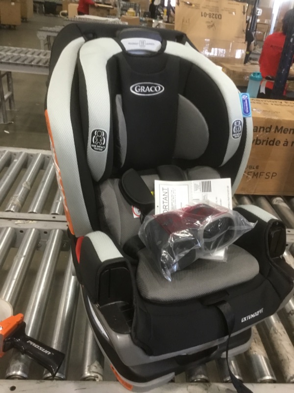 Photo 2 of Graco Extend2Fit 3 in 1 Car Seat, Ride Rear Facing Longer, Garner, 21.56 pounds
