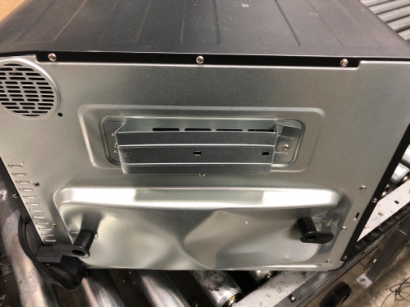 Photo 5 of 8Tested/Minor Cosmetic Damage-See Last Photo* Instant Omni Air Fryer Toaster Oven Combo 19 QT/18L, From the Makers of Instant Pot, 7-in-1 Functions, Fits a 12" Pizza Oven, 6 Slices of Bread, App with Over 100 Recipes, Black Finish 19QT OMNI Toaster Oven