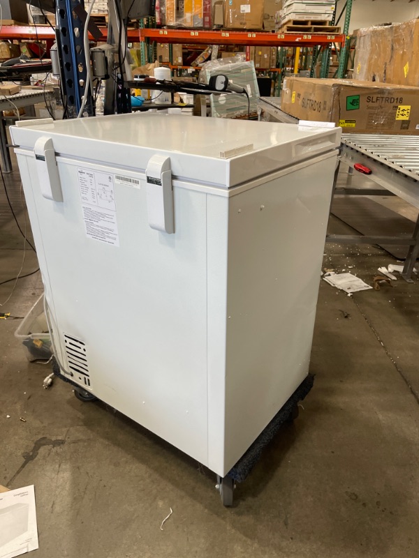 Photo 3 of ***PARTS ONLY*** Koolatron KTCF155 5.5 Cubic Foot (155 Liters) Chest Freezer with Adjustable Thermostat
