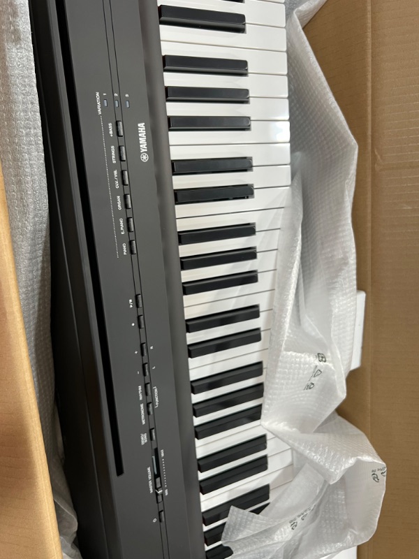 Photo 4 of Yamaha P-125 Digital Piano Black 88 Key
