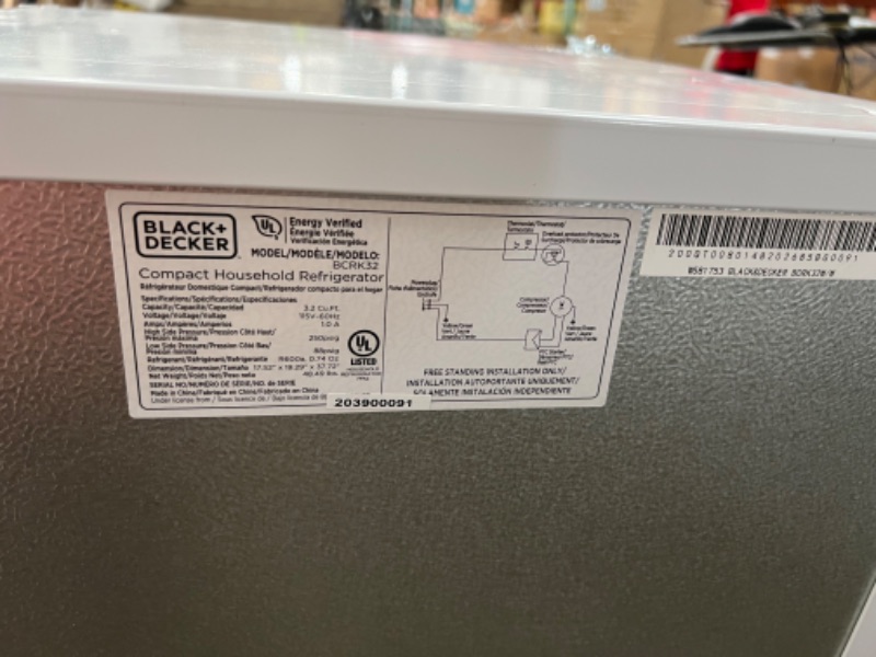 Photo 10 of BLACK+DECKER BCRK32W Compact Refrigerator Energy Star Single Door Mini Fridge with Freezer, 3.2 Cubic Ft., White
DOOR IS SCREWED OFF!!! MISSING HARDWARE, SMALL DENTS ON CORNERS**