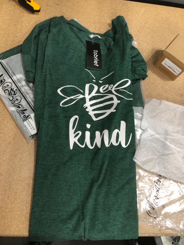 Photo 2 of Tobrief Be Kind Tshirt Women Short Sleeve T-Shirt Bee Graphic Tee Long Sleeve Pocket Shirt Casual Tops (Large)
