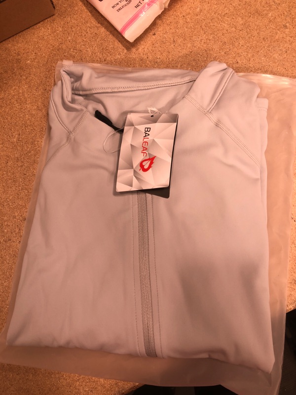 Photo 2 of BALEAF Women's half-zip running top with thumb holes, (XXXL)
