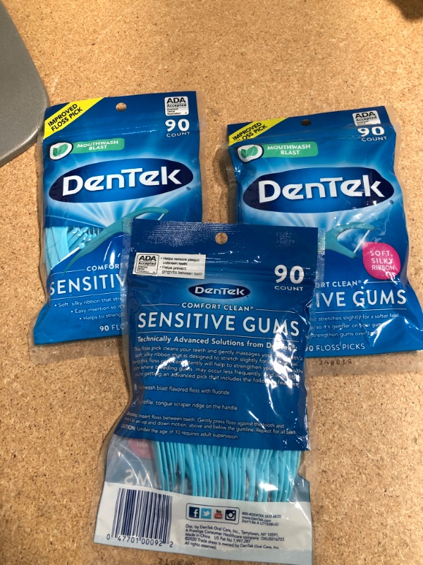 Photo 2 of ** SETS OF 3**
DenTek Comfort Clean Sensitive Gums Floss Picks, Soft & Silky Ribbon, 90 Count
