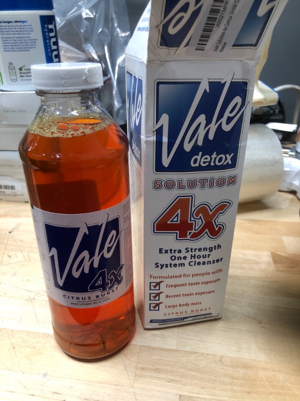 Photo 2 of **MANUFACTURE DATE: 03/2021**
Vale Solution 4x Detox Drink Citrus Burst Flavor 20 Fl Oz