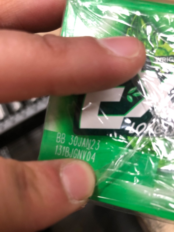 Photo 3 of **NONREFUNDABLE**BEST BY: 1/30/2023**
EXTRA Spearmint Sugarfree Chewing Gum, PACK OF 20 (15PIECES IN 1 PACK)