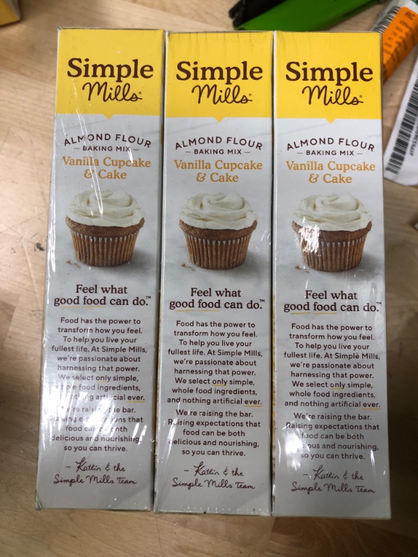 Photo 2 of **NONREFUNDABLE**BEST BY: 12/23/2021*
Simple Mills Almond Flour Baking Mix, Gluten Free Vanilla Cake Mix, Muffin pan ready, Good for Baking, Nutrient Dense, 11.5oz, 3 Count
